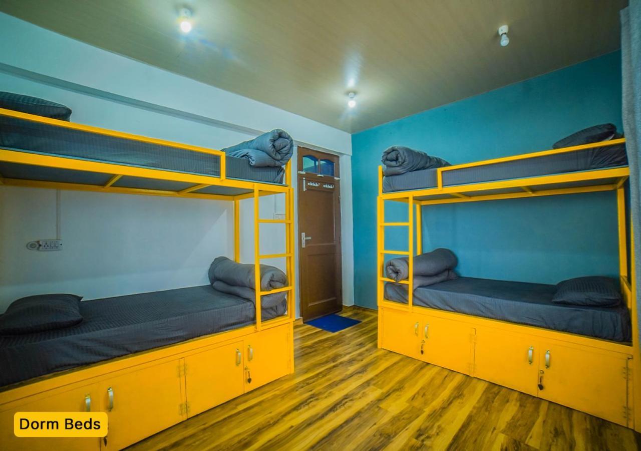 Young Monk Hostel & Cafe Dharamkot McLeod Ganj Exterior foto