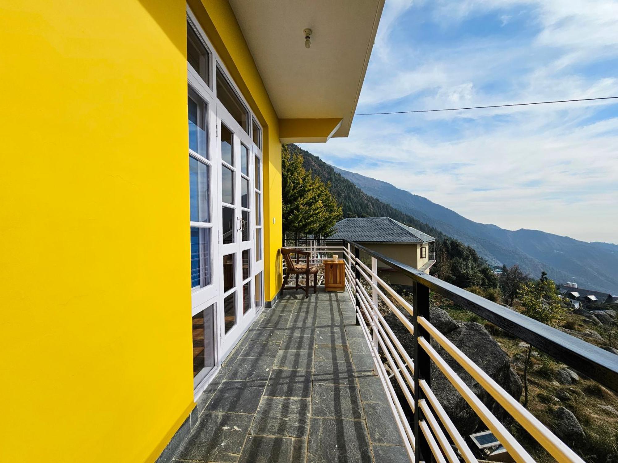 Young Monk Hostel & Cafe Dharamkot McLeod Ganj Exterior foto